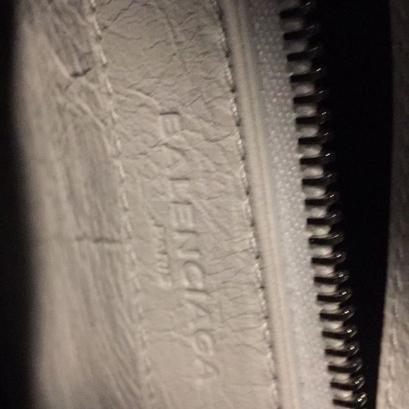 BALENCIAGA TOTE AUTHENTIC - Picture 4 of 16